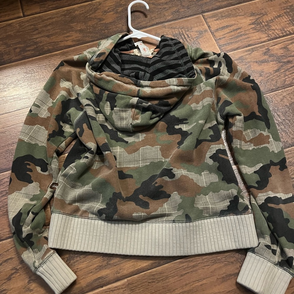 Vintage Stussy Camouflage Zip-Up Hoodie - Picture 2 of 3